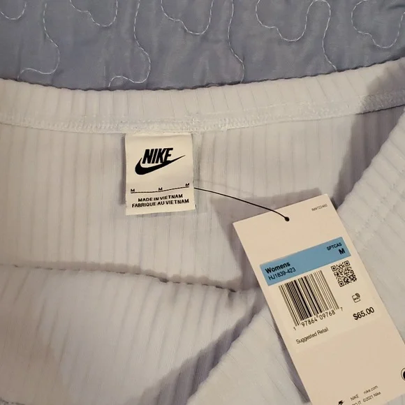 Nike Women's Light Blue Skater Skirt,  Size M - Picture 4 of 9